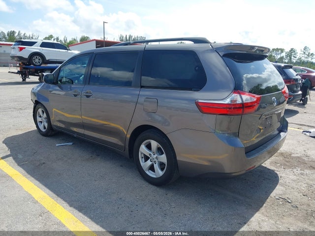 Toyota Sienna Le 8 Passenger