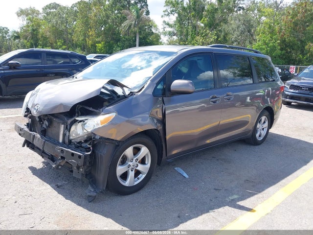 Toyota Sienna Le 8 Passenger