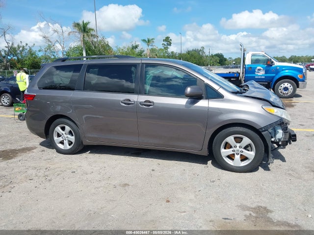 Toyota Sienna Le 8 Passenger