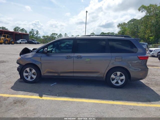 Toyota Sienna Le 8 Passenger
