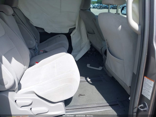 Toyota Sienna Le 8 Passenger