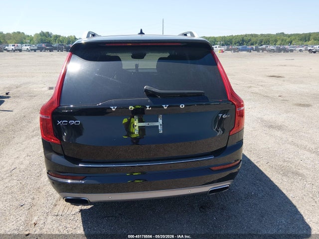 Volvo XC90 T6 Momentum