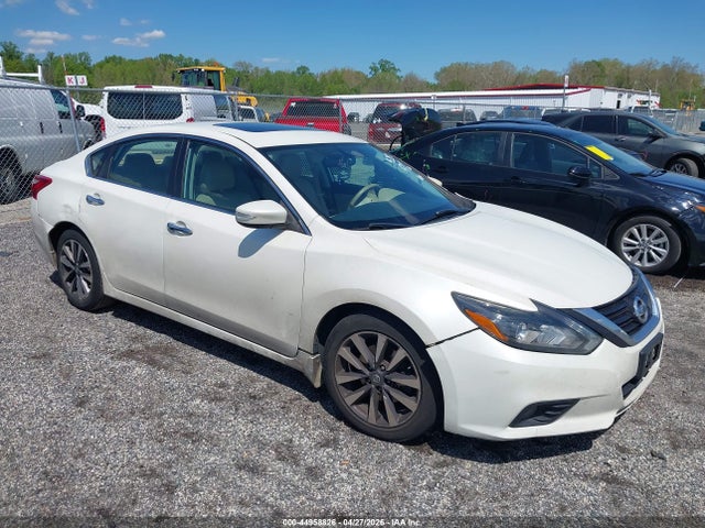 Salvage Nissan Altima Image