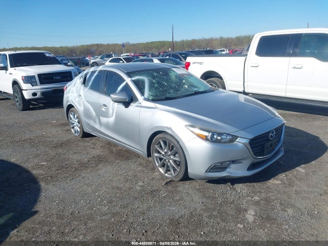 Salvage Mazda Mazda3 Image