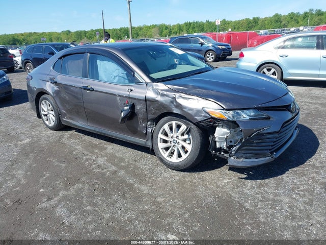 Salvage Toyota Camry Image