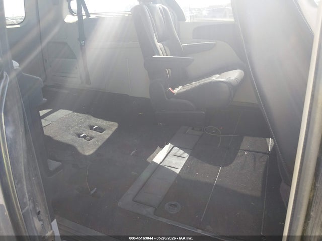 Chrysler Town & Country Touring-l