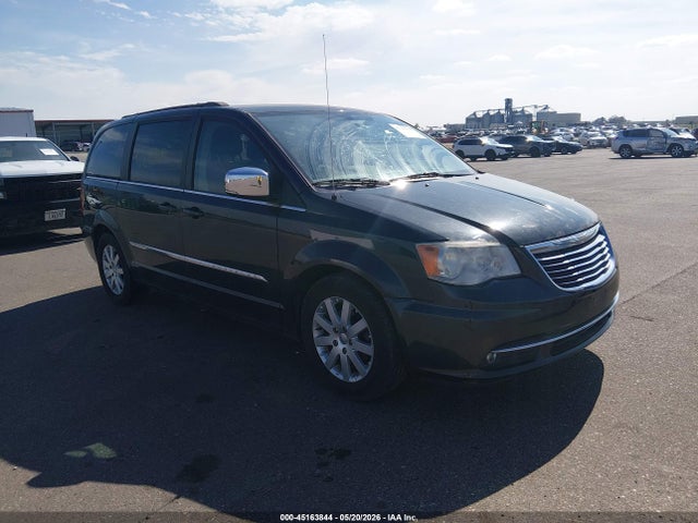 Salvage Chrysler Town & Country Image