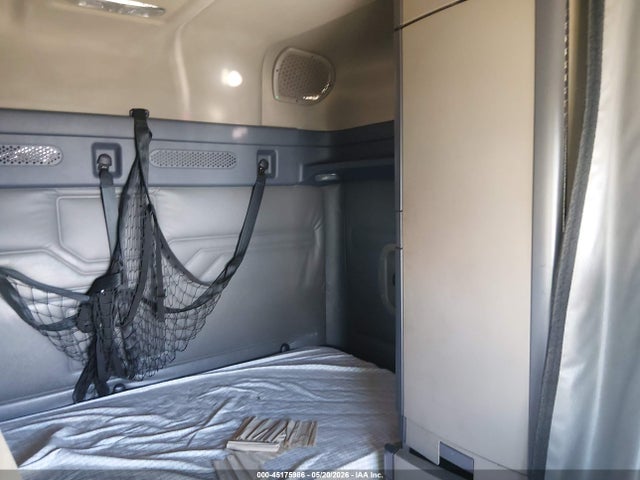 Freightliner Cascadia 125