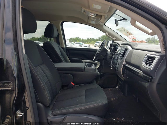 Nissan Titan Sv