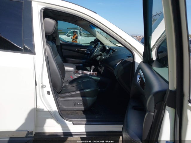 Nissan Pathfinder Platinum