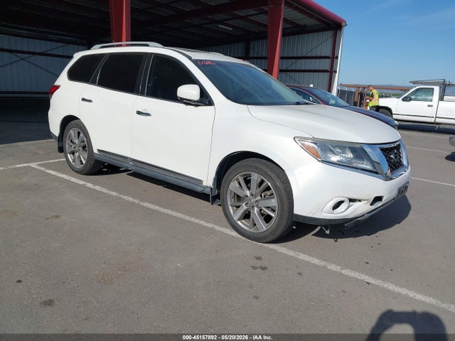 Salvage Nissan Pathfinder Image