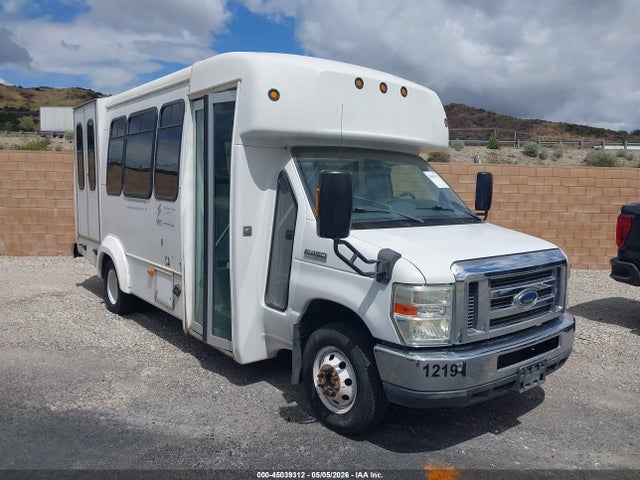 Salvage Ford E-450 Image