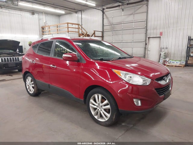 Salvage Hyundai TUCSON Image