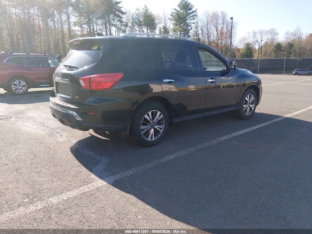 Nissan Pathfinder S
