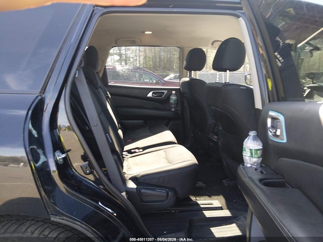 Nissan Pathfinder S
