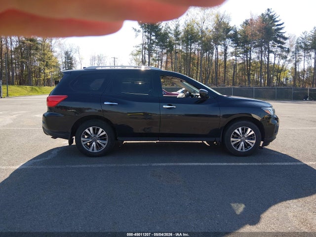 Nissan Pathfinder S