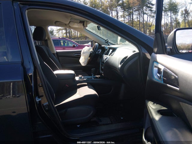 Nissan Pathfinder S