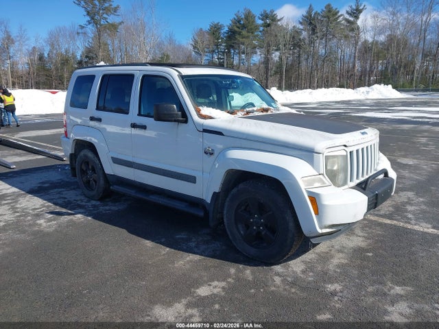 Salvage Jeep Liberty Image
