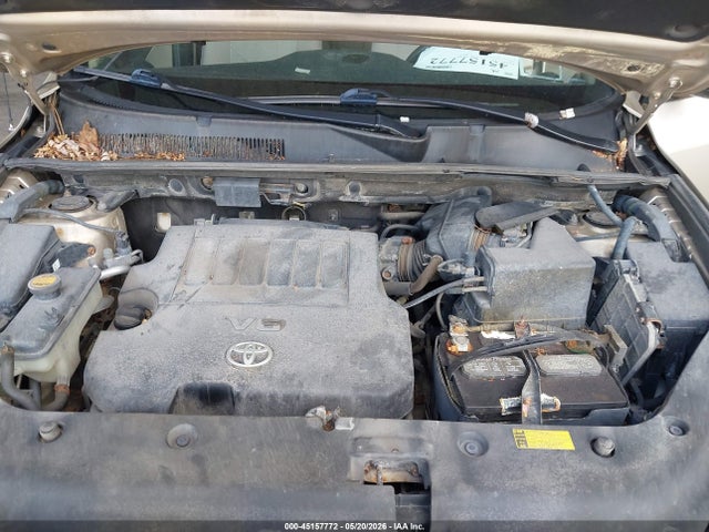 Toyota RAV4 Base V6