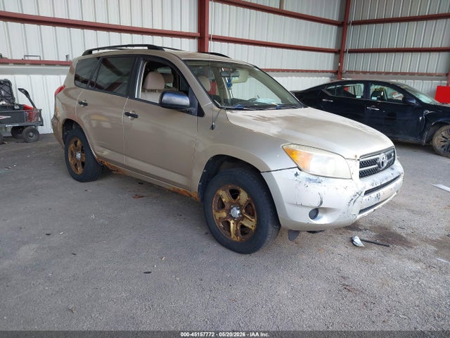 Salvage Toyota RAV4 Image