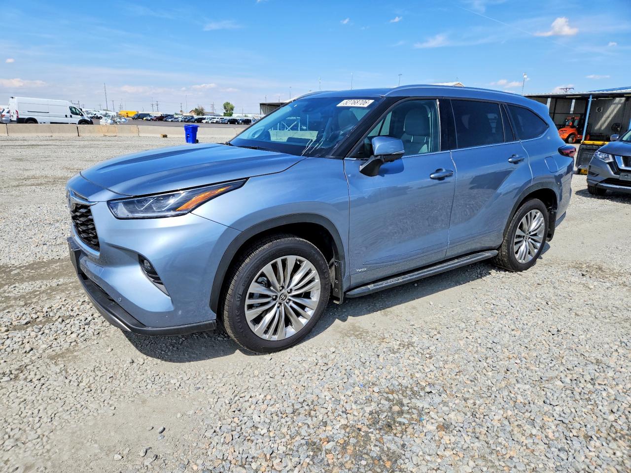 Salvage Toyota Highlander Image
