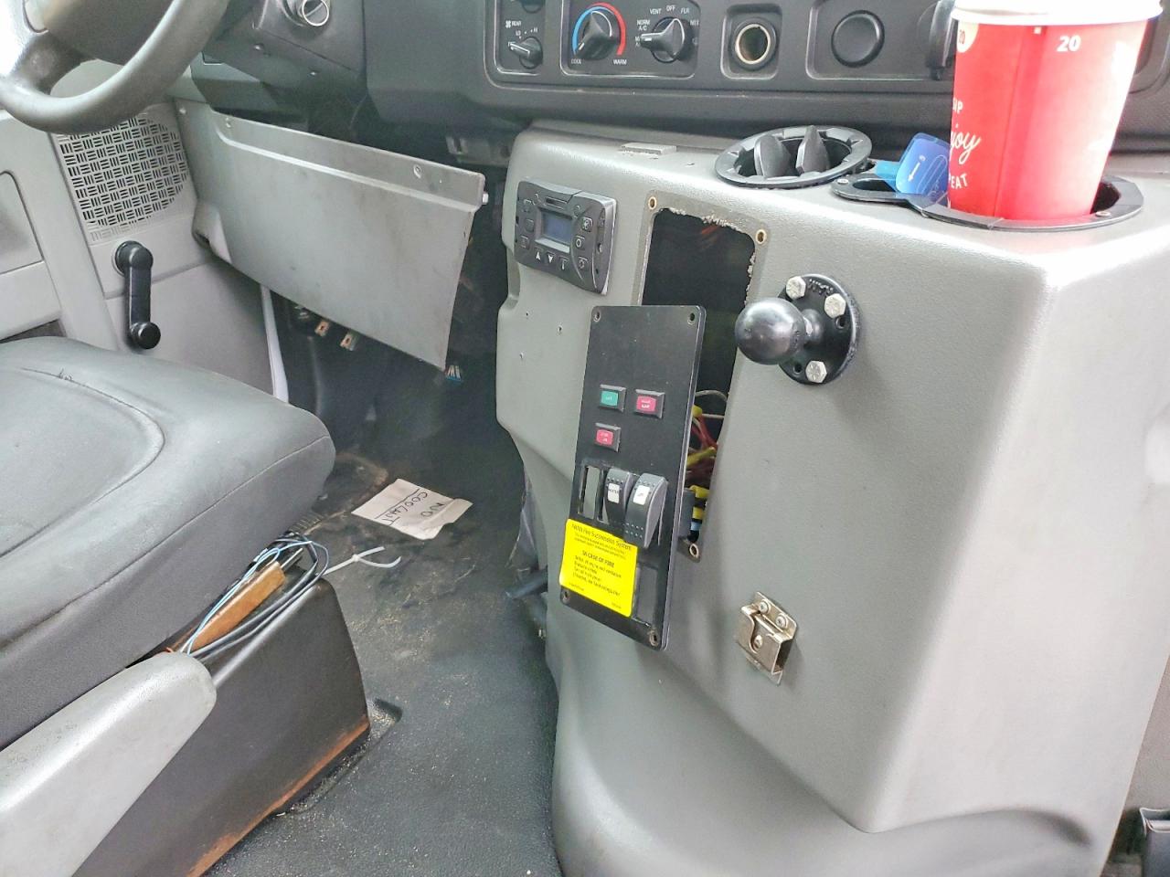 Ford Econoline E450 Super Duty Cutaway Van