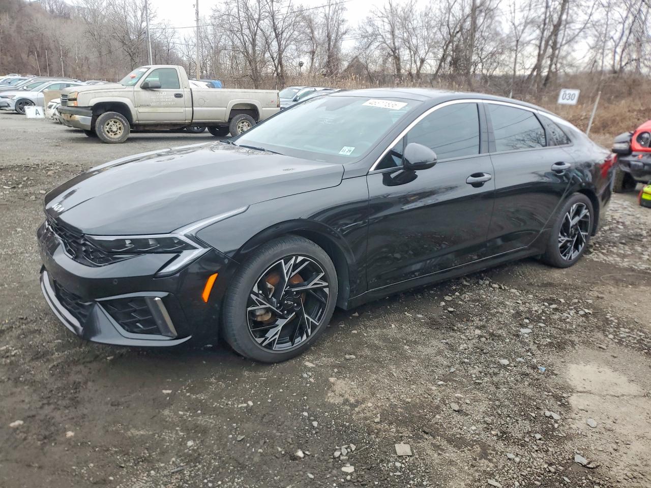 Salvage Kia K5 Image