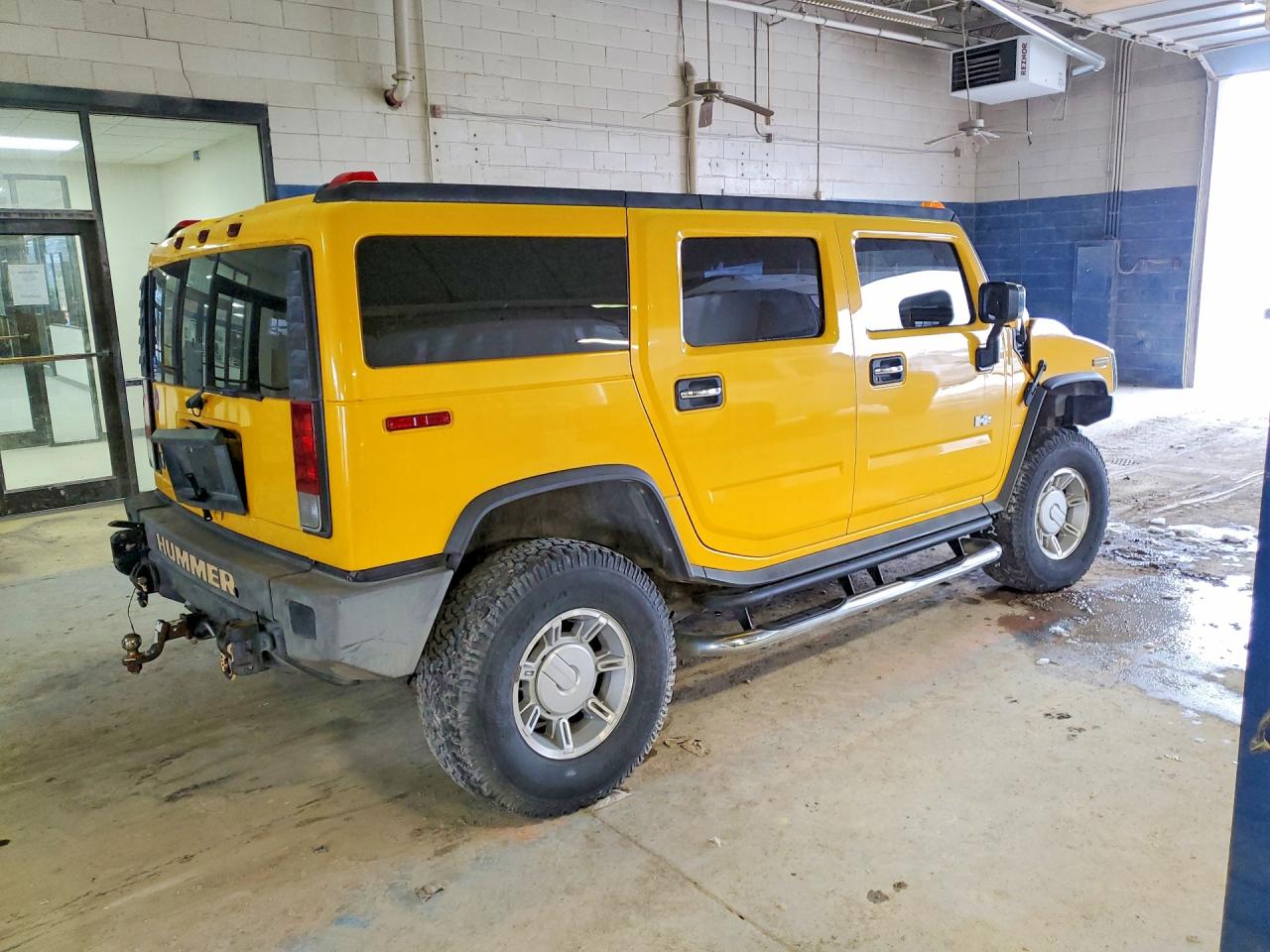 HUMMER H2