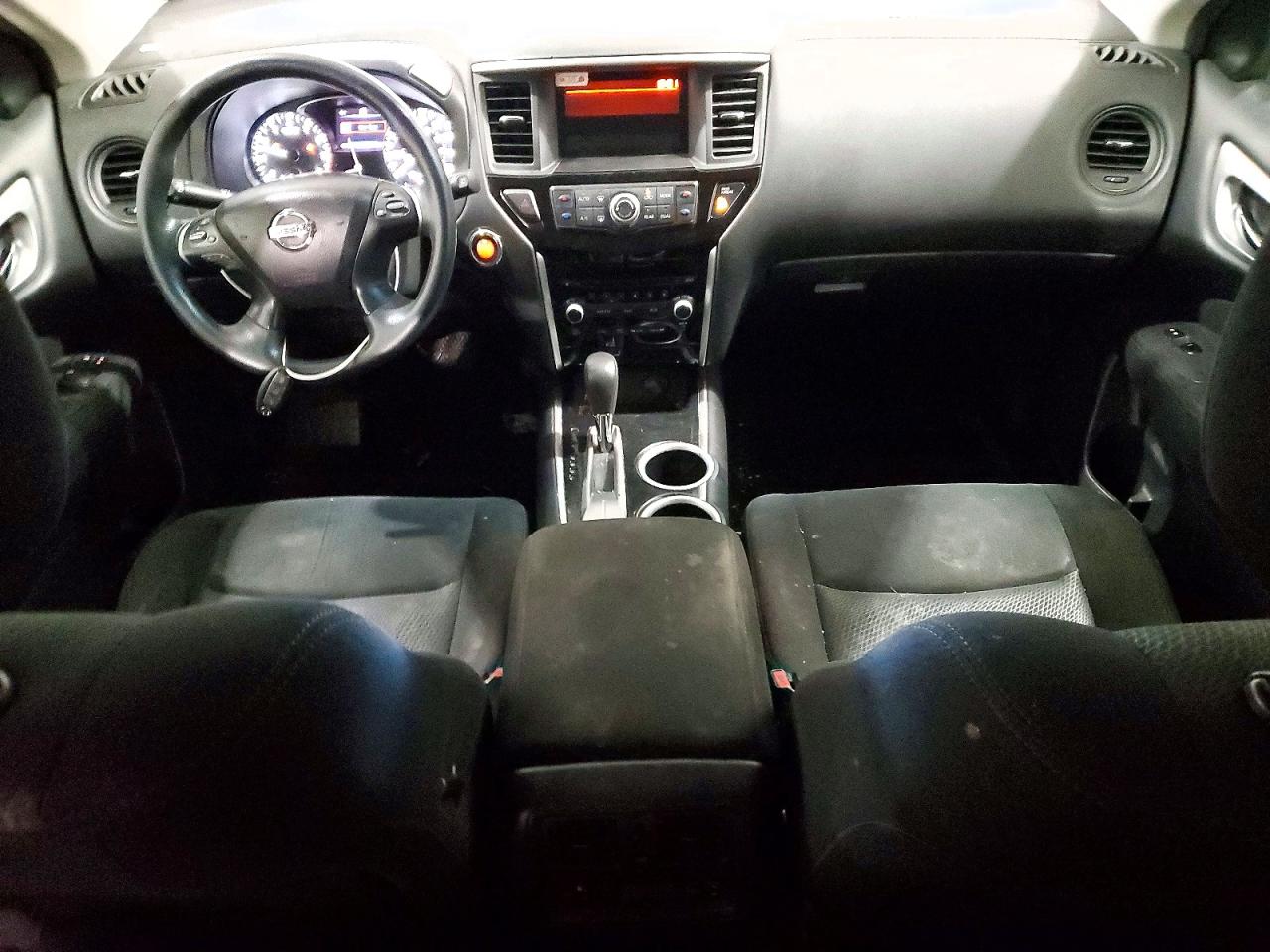 Nissan Pathfinder S
