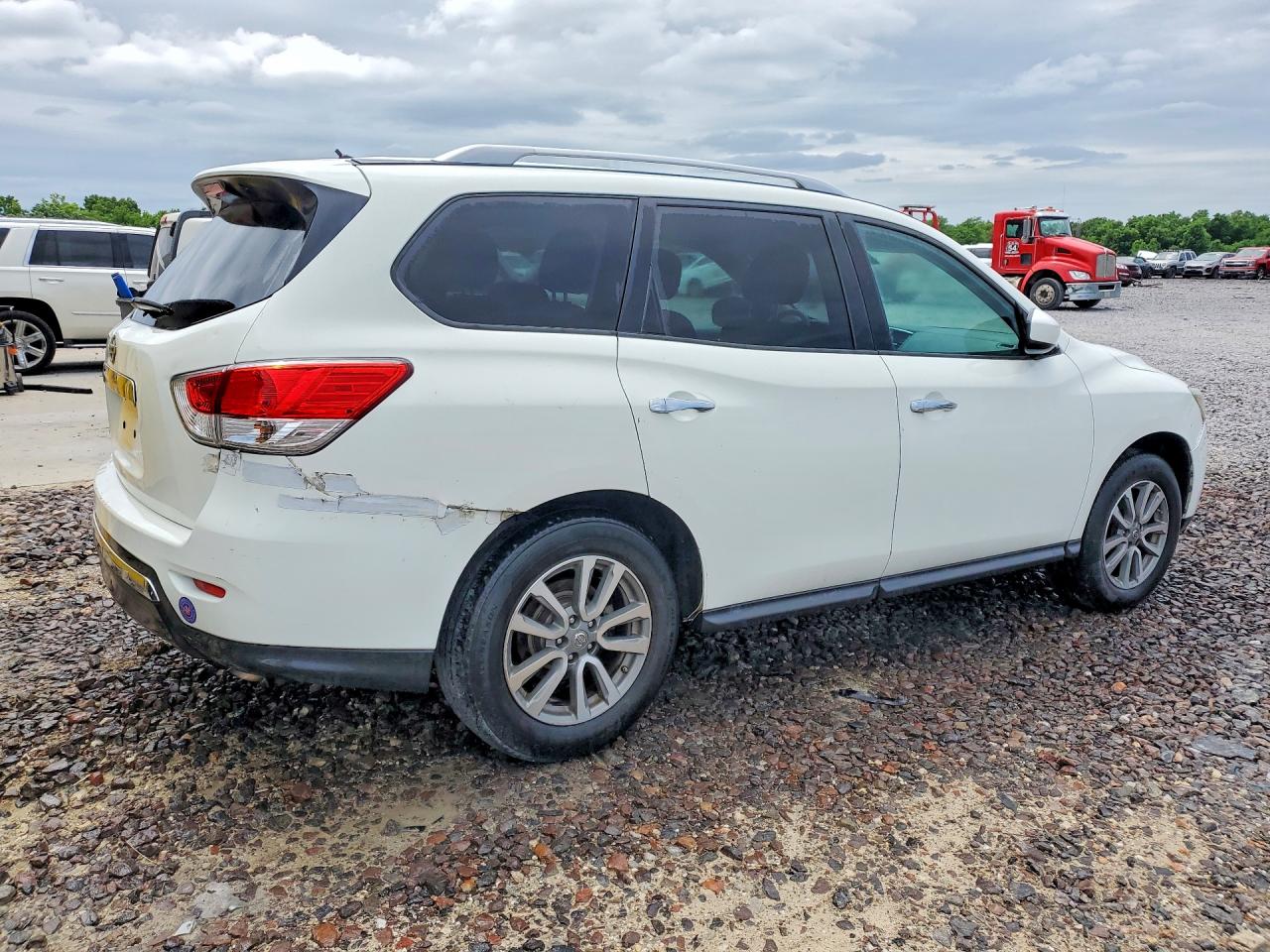 Nissan Pathfinder S