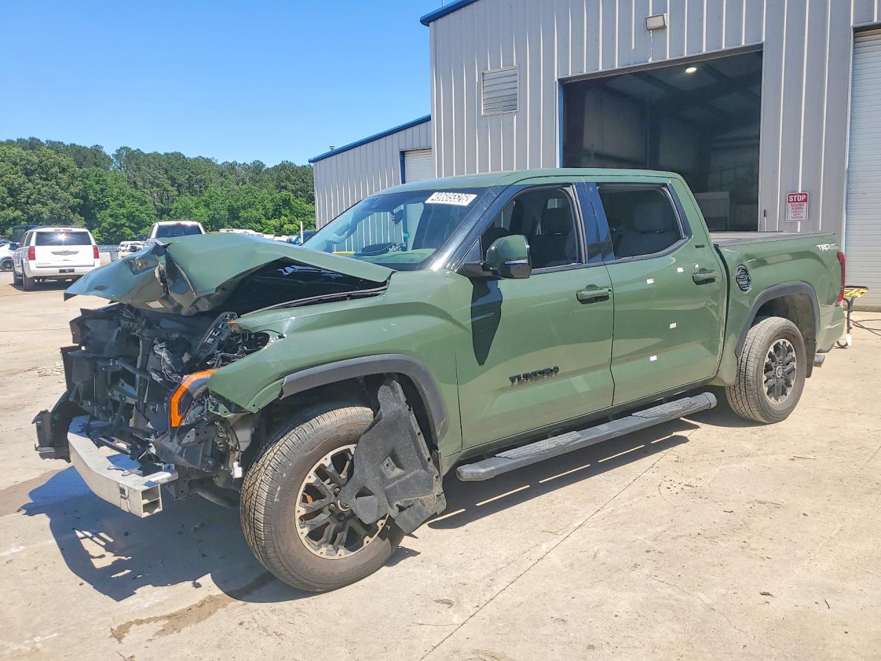 Salvage Toyota Tundra Image