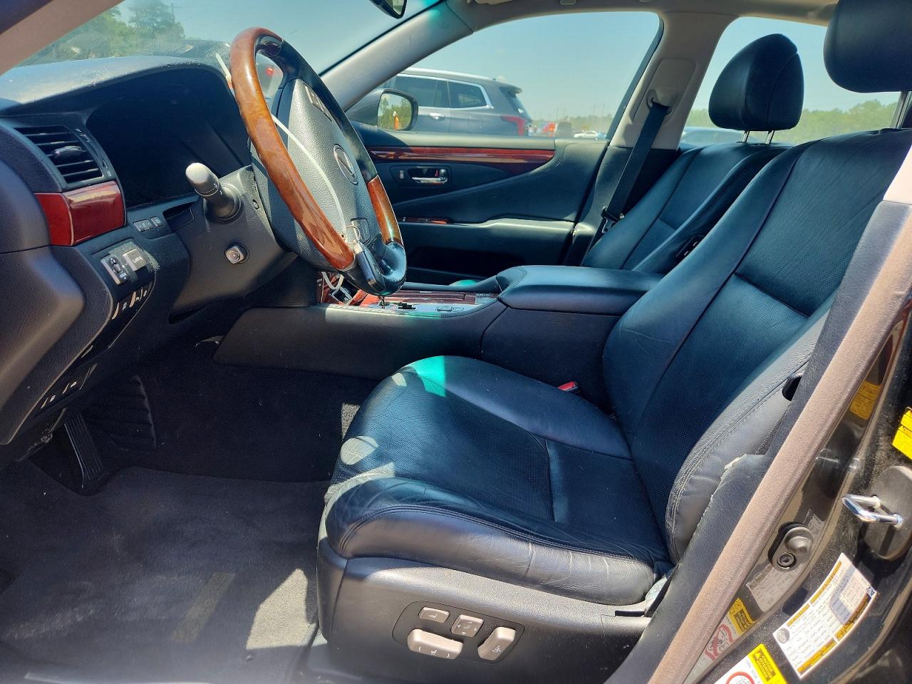 Lexus LS 460