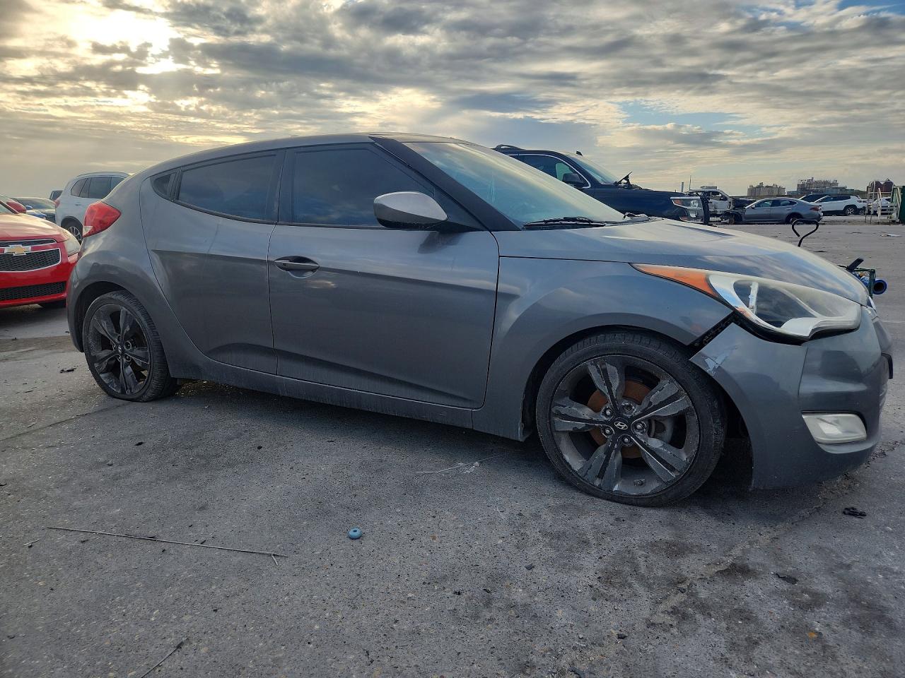 Hyundai VELOSTER Base