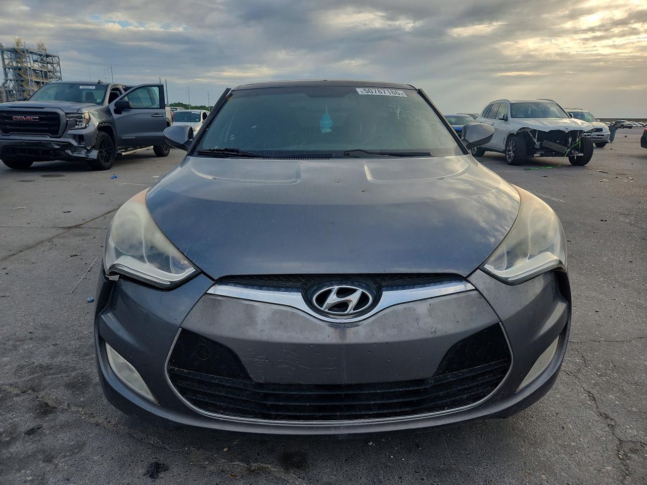 Hyundai VELOSTER Base