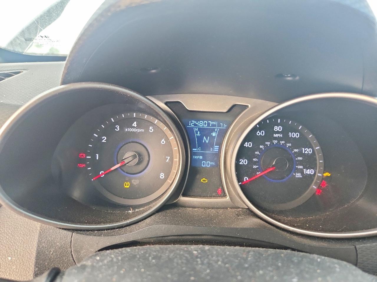 Hyundai VELOSTER Base