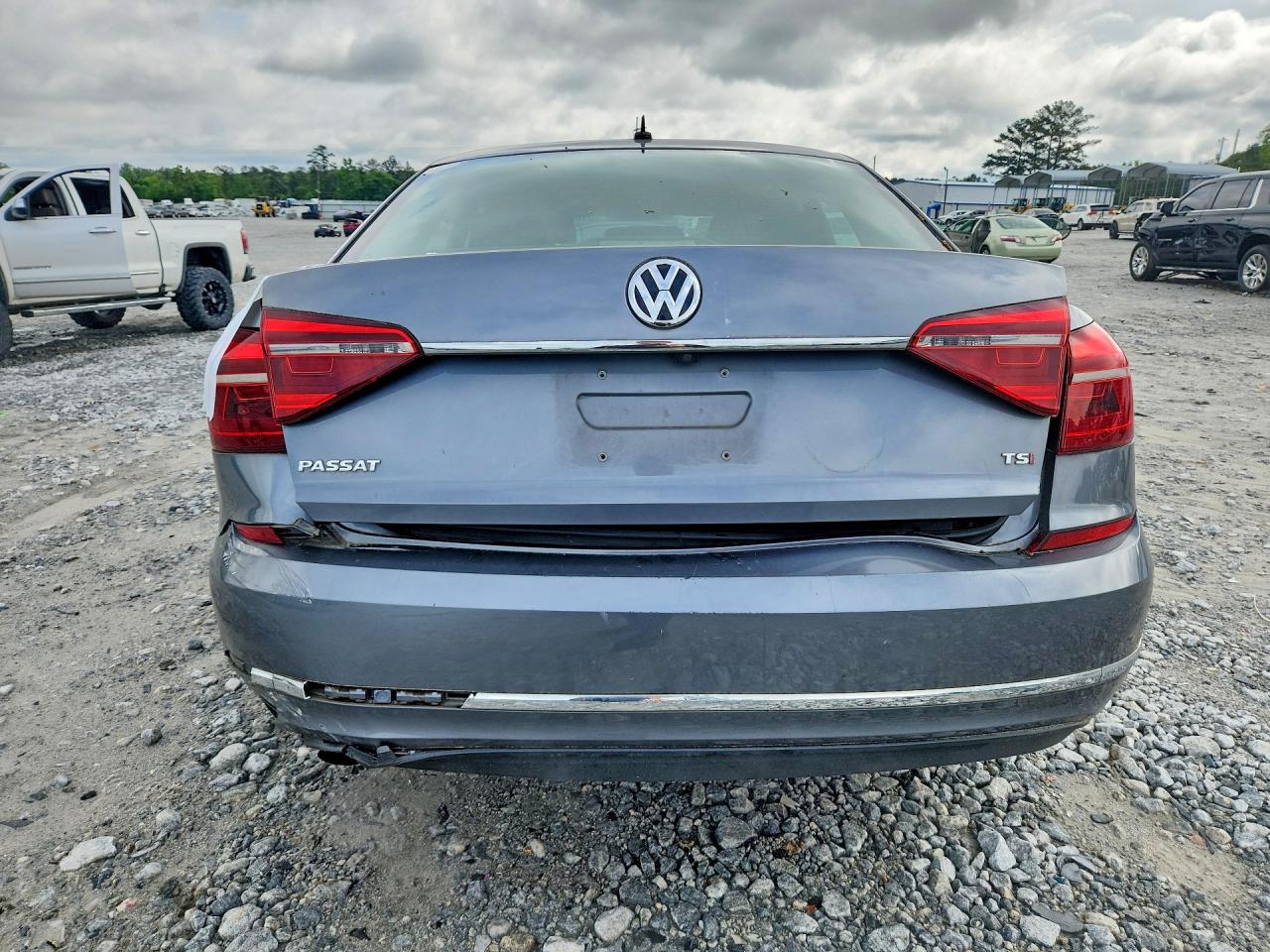 Volkswagen Passat S