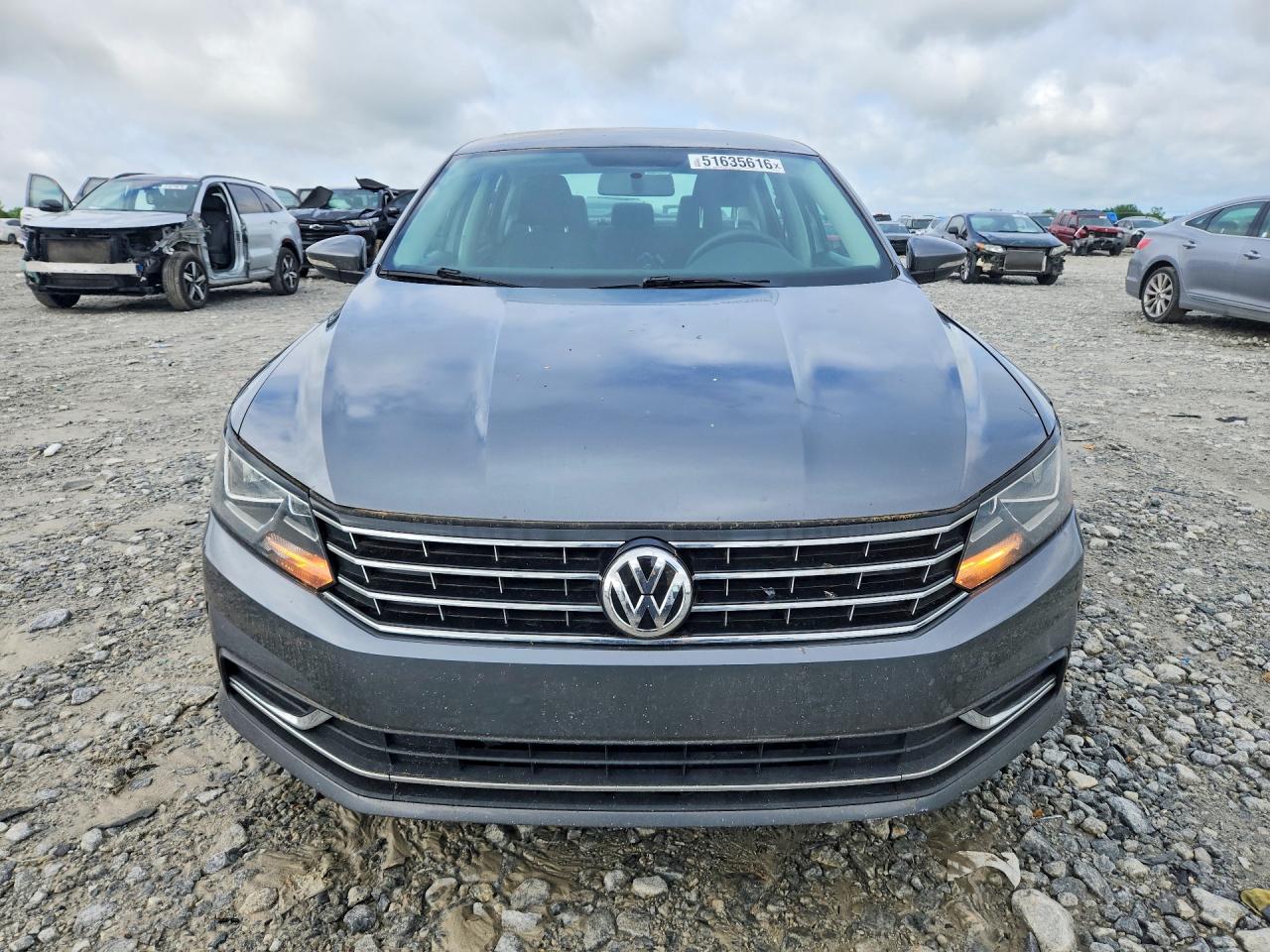 Volkswagen Passat S