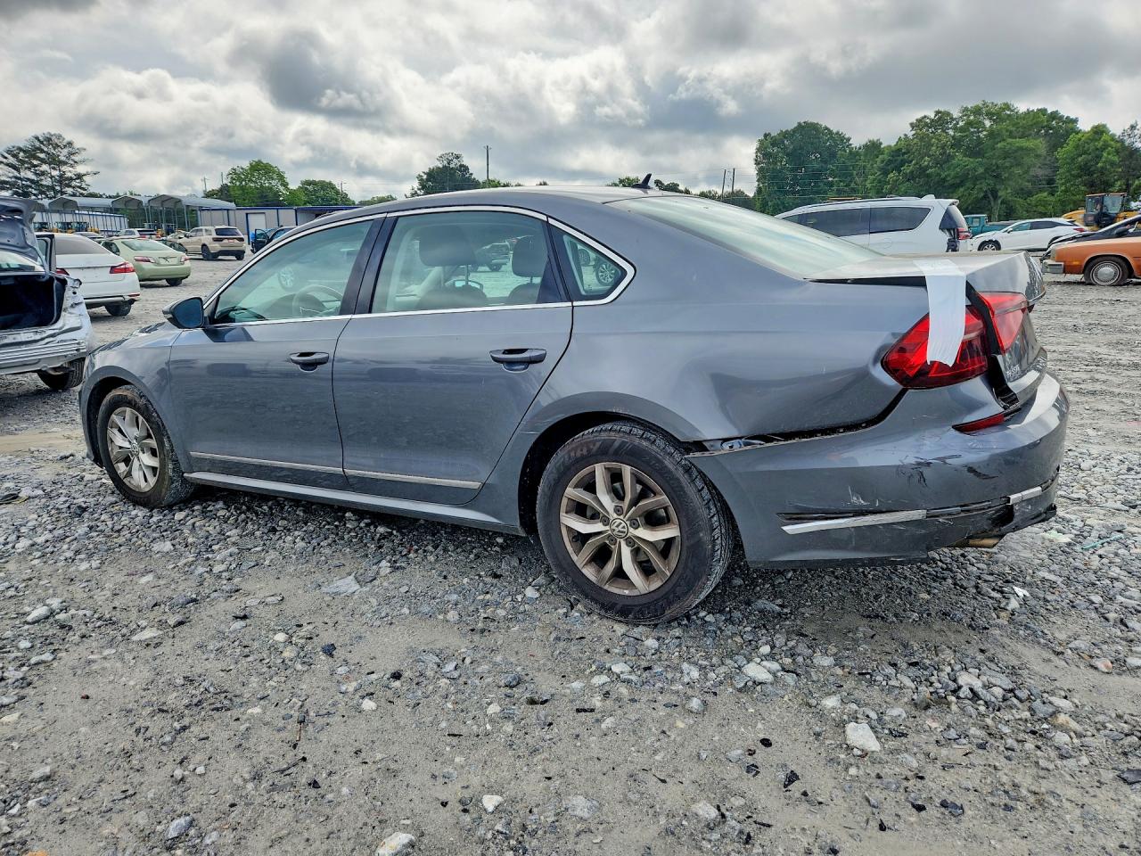 Volkswagen Passat S