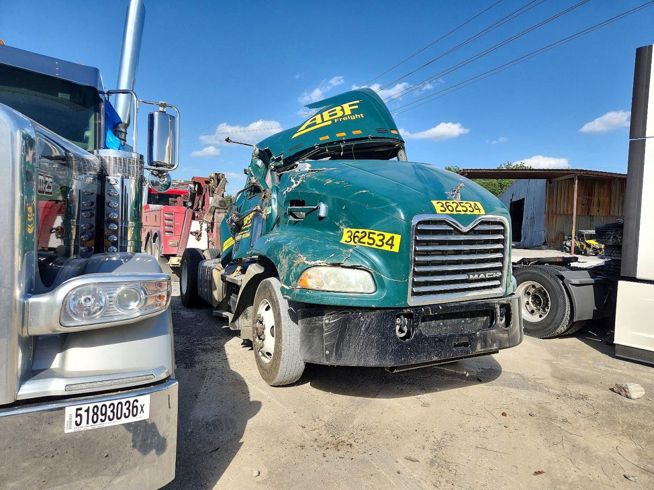 Salvage Mack 600 Image