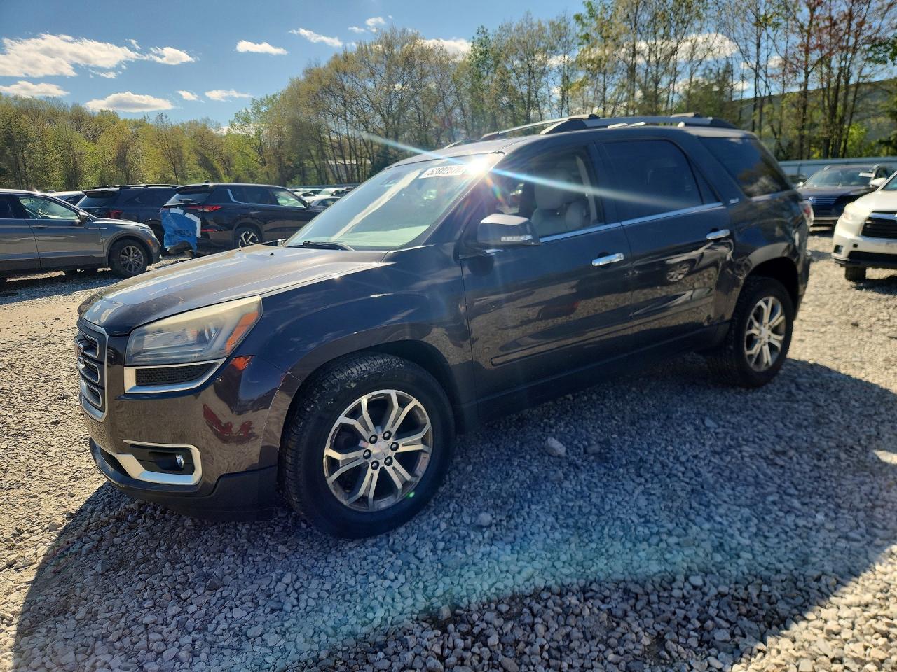 Salvage GMC Acadia Image