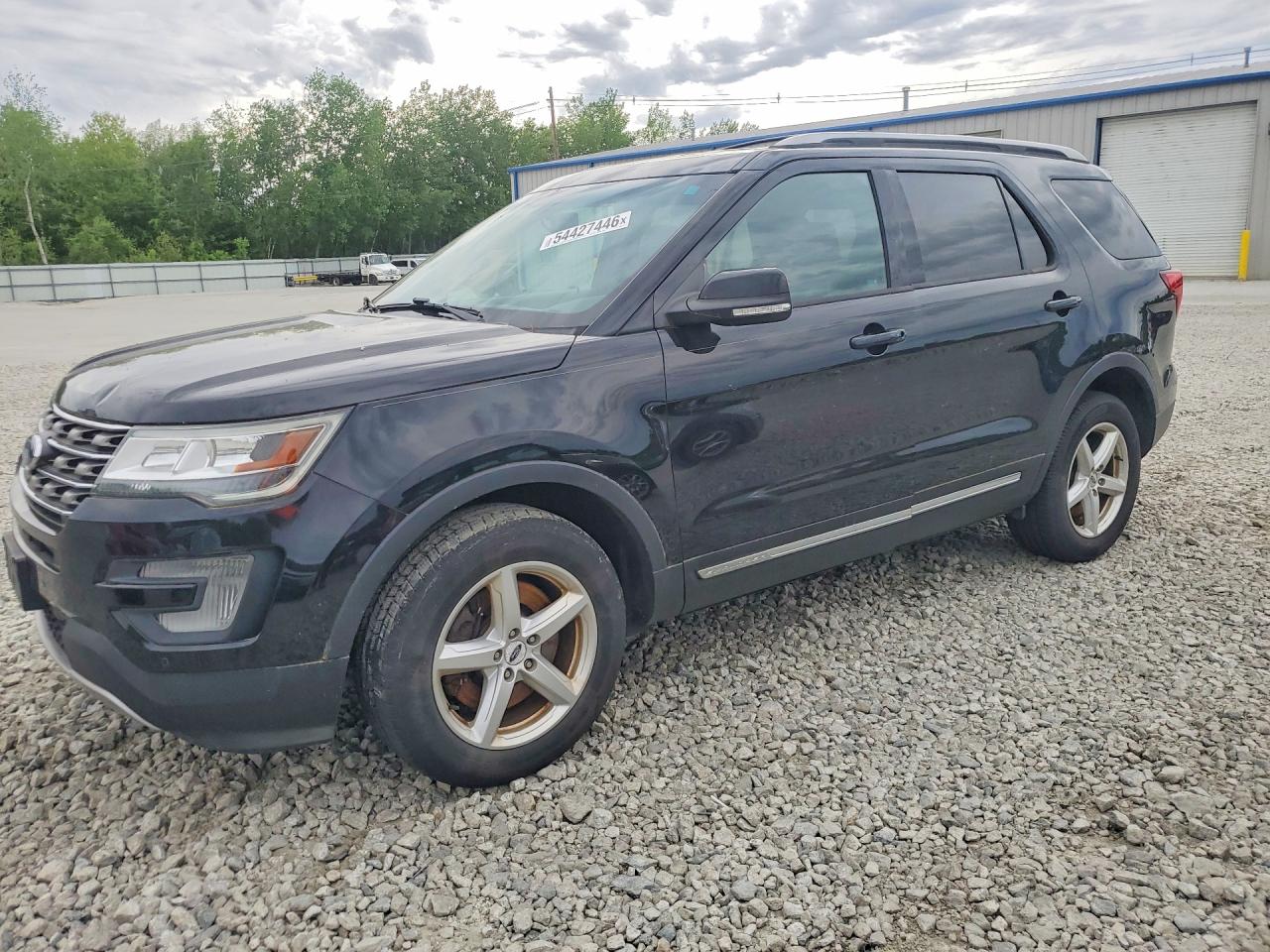 Salvage Ford Explorer Image