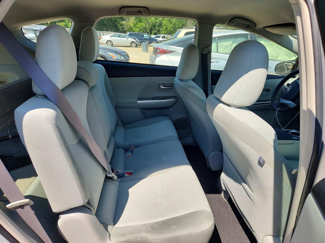 Toyota Prius v Two
