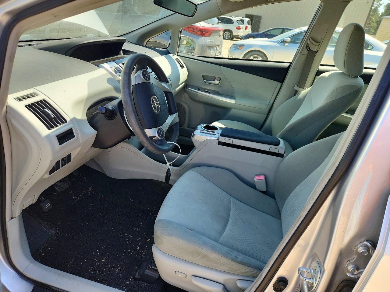 Toyota Prius v Two