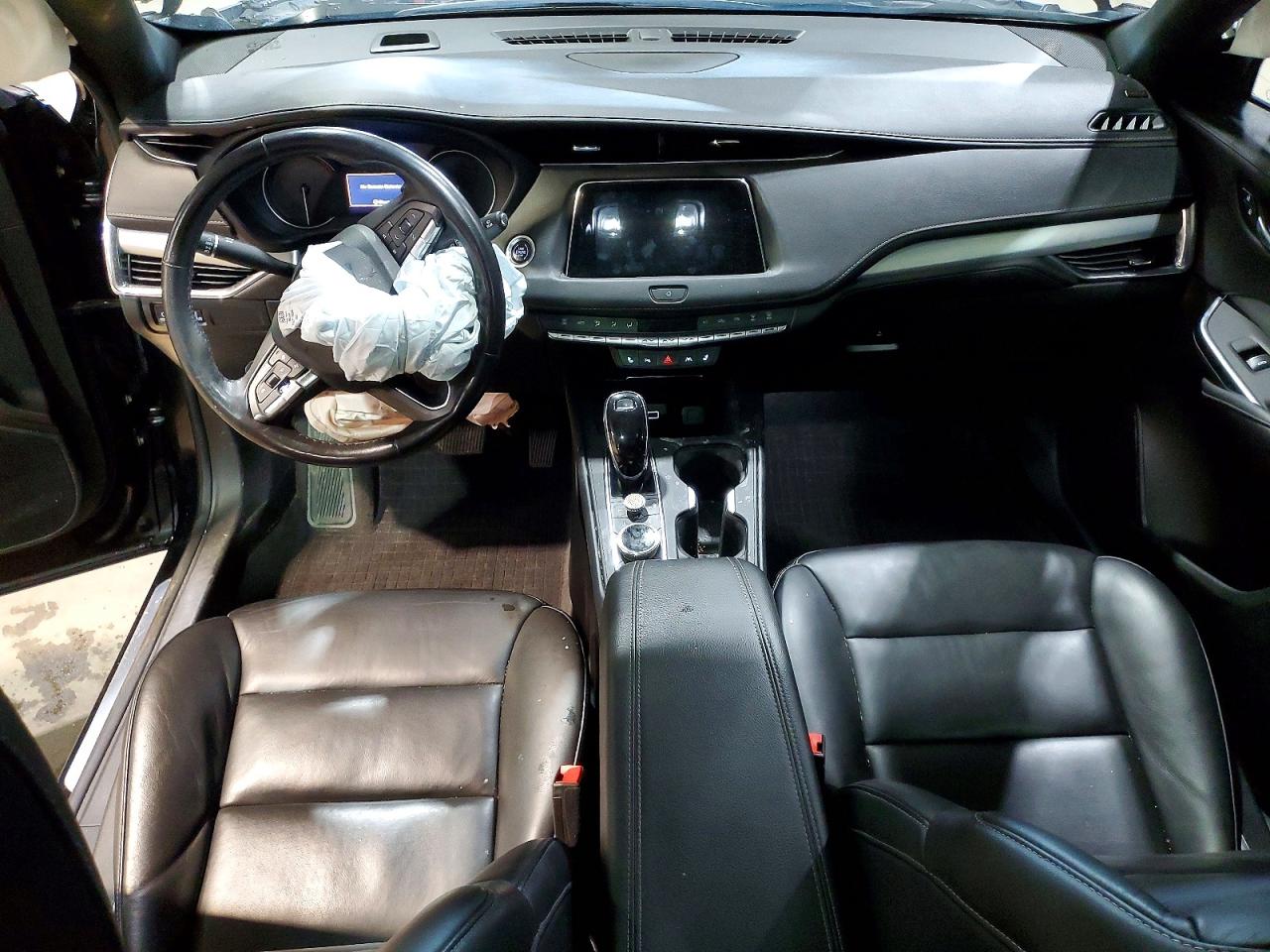 Cadillac XT4 Premium Luxury