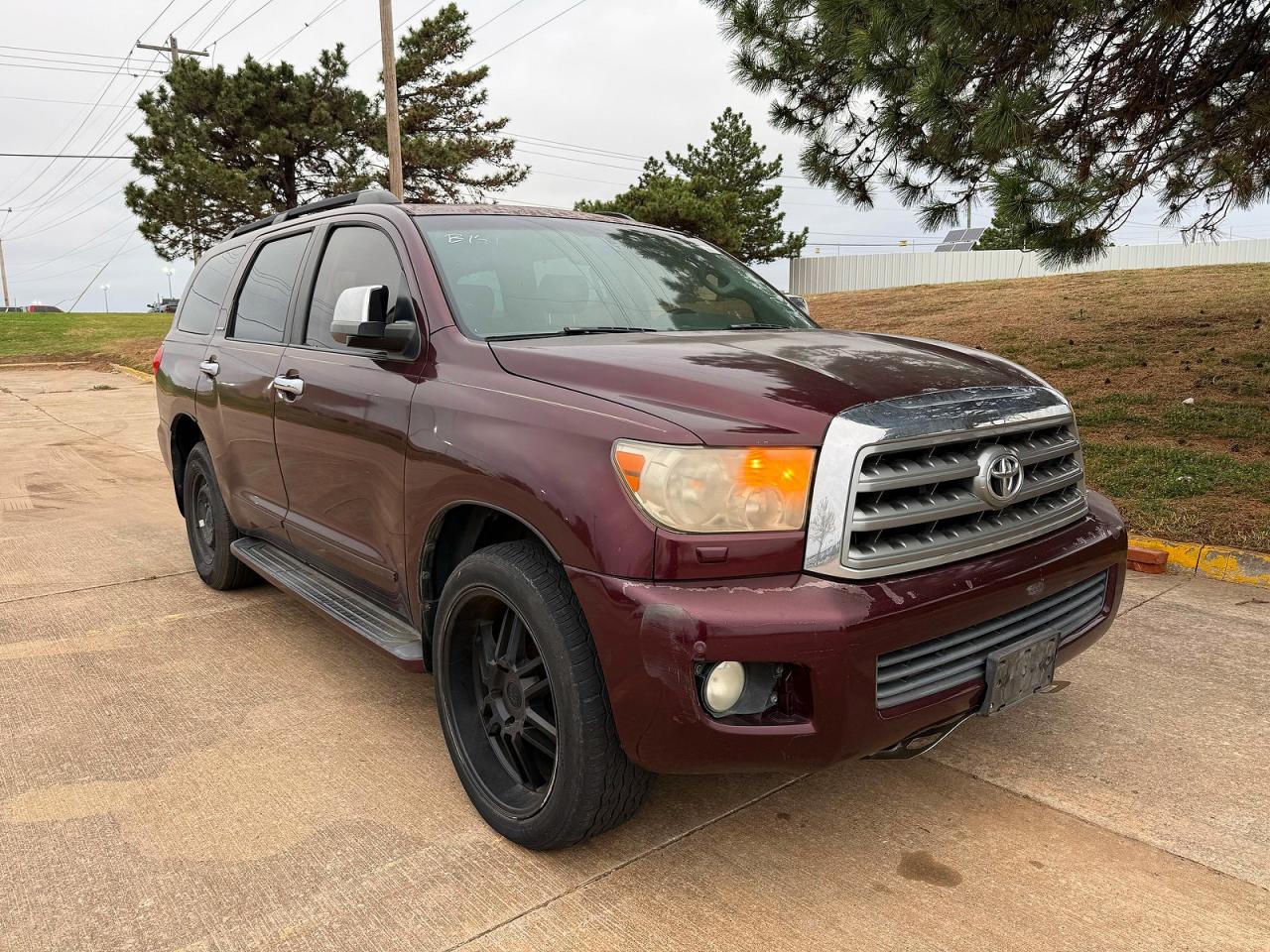 Salvage Toyota Sequoia Image