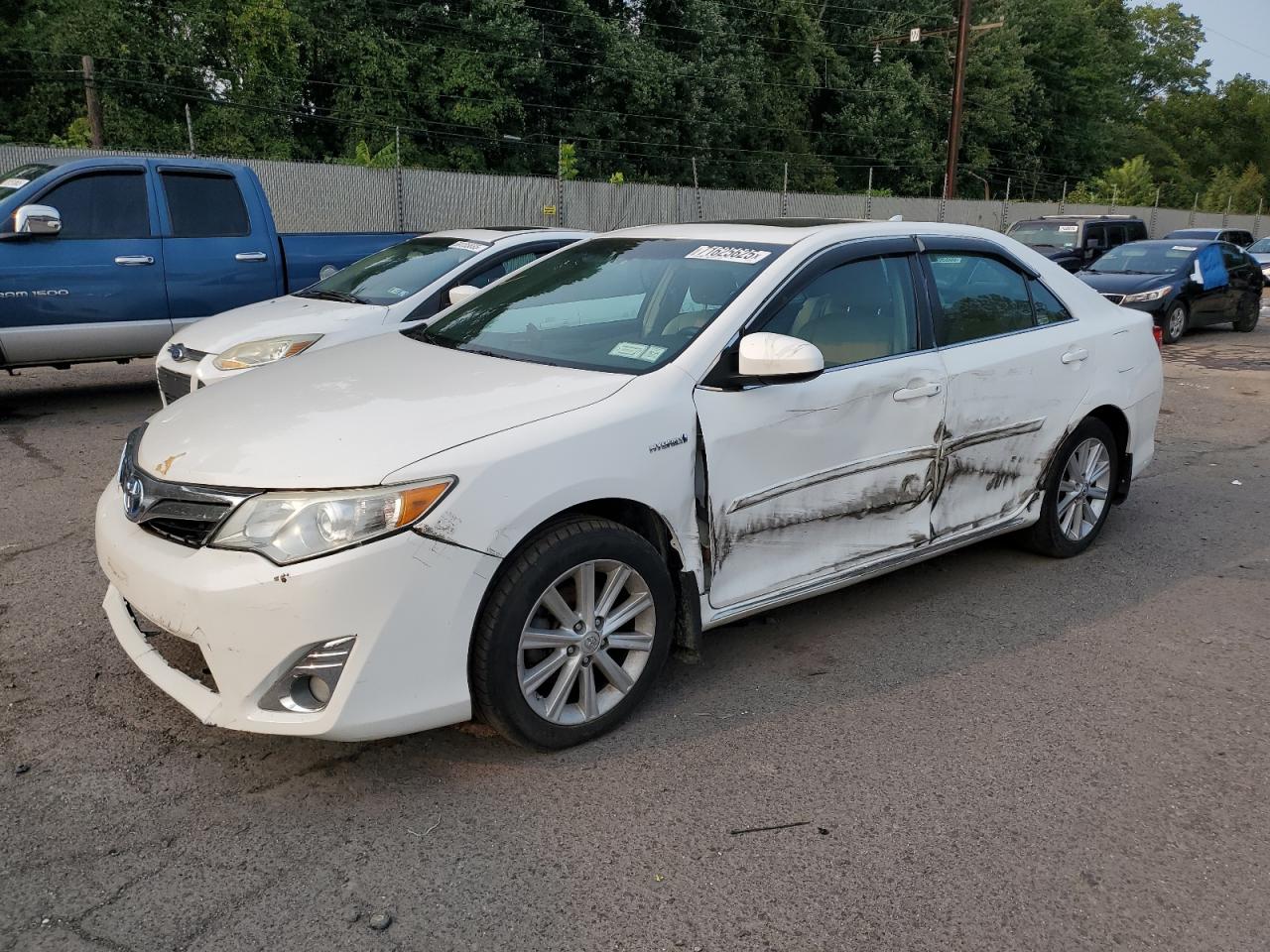 Salvage Toyota Camry Image