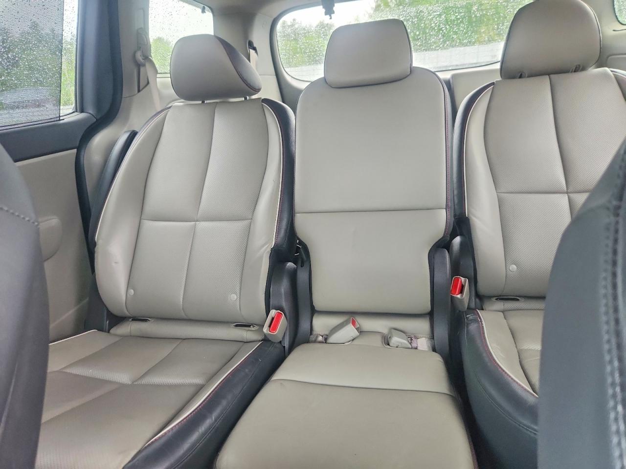 Kia Sedona Lx