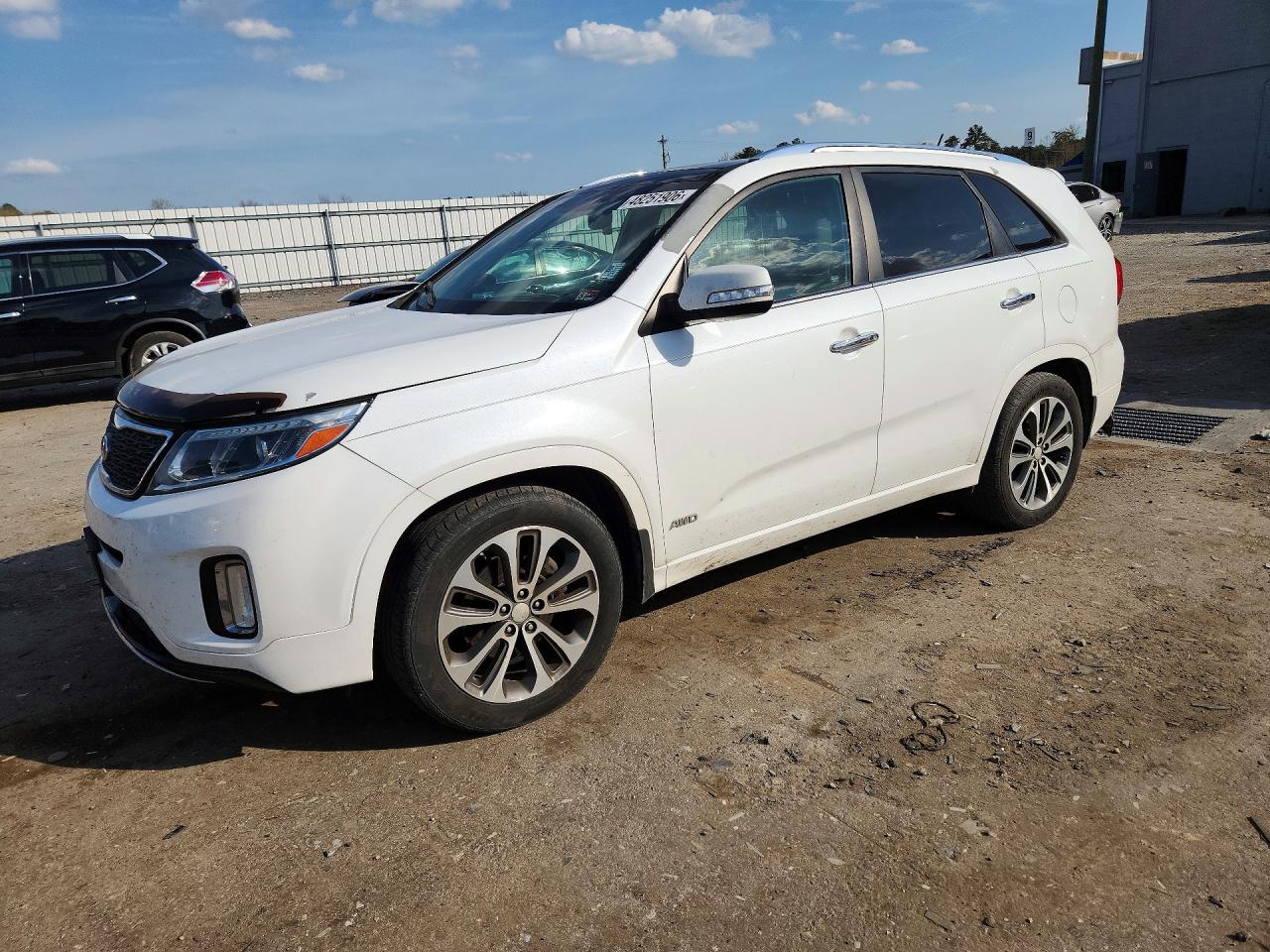 Salvage Kia Sorento Image