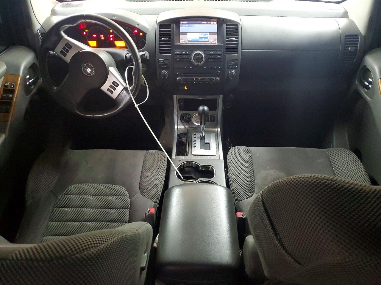 Nissan Pathfinder S