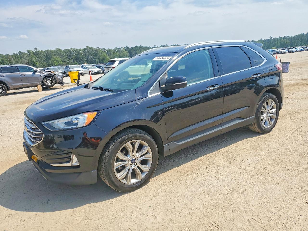 Salvage Ford Edge Image